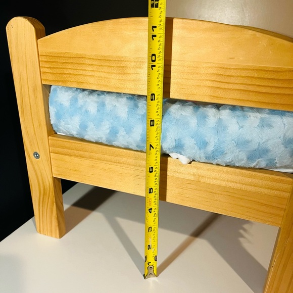 EUC PET BED - Picture 10 of 14